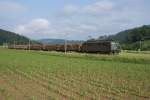 Ae 6/6 11495 nhert sich am 22.6.10 mit einem Gterzug nach Menznau Gettnau.