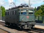 SBB - Ae 6/6 11507 als Lokzug bei der durchfahrt im Bahnhof Mnsigen am 10.09.2010