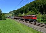 Eine Ae 6/6 mit einem Gterzug am 27.08.2012 unterwegs bei Tecknau.