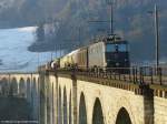 SBB Ae 6/6 mit Gterzug auf dem Eglisauer Brcke zwischen Eglisau und Hntwagen-Wil am 01.02.2003