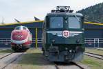 SBB: Die erste Ae 6/6 der Kantone lebt noch in Deutschland. Als Leihgabe von SBB Historic wurde die 11401  TICINO  (1966) am 25. April 2015 in der SVG Eisenbahn Erlebniswelt HORB AM NECKAR präsentiert. Für die Repräsentation der Schweiz hat sie das grüne Kleid zurückerhalten. Aufgenommen wurde sie zusammen mit dem Kopf des TEE der BR VT 11.5.
Foto: Walter Ruetsch 