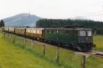 SBB/SOB: Die Städte-Lok Ae 6/6 11456  OLTEN  mit einem Sonderzug auf der SOB im Juli 1989.
Foto: Walter Ruetsch 