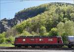 Bahnen im Berner Jura  SBB: Die Re 620 030-7 auf ihren nächsten Einsatz wartend am 10.