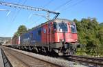 Und wieder im Doppelpack: Re 620 058-8  Auvernier  und Re 6/6 11617  Heerbrugg  ziehen vereint ihren Güterzug am 25.09.2017 bei Turgi über die Reuss in Richtung Basel.