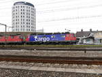 SBB - Re 6/6 620 061-2 vor Güterzug unterwegs bei Prattelen am 28.10.2017