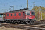 Re 620 028-1 durchfährt den Badischen Bahnhof.