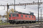 Re 6/6 11640 durchfährt solo den Bahnhof Pratteln.