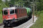 Re 620 053-9  Gümligen  zieht am 27.07.2018 ihren Kesselzug auf der Bözberg-Südrampe bei Villnachern in Richtung Basel.