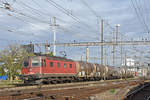 Re 620 024-0 durchfährt den Bahnhof Pratteln.