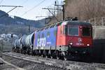 Re 620 063-8  Eglisau  (hier mit der wappenlosen Seite) zieht am Nachmittag des 08.02.2019 einen Kesselzug bei Schinznach-Dorf in Richtung Brugg.