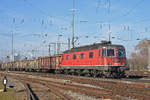 Re 620 018-2 durchfährt den badischen Bahnhof.