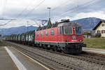 Der sehr lange „Novelis-Zug“ 68740 Sierre-Göttingen zur Abwechslung bespannt mit der Re 620 085-1  SULGEN  anlässlich der Bahnhofsdurchfahrt Deitingen am 4.