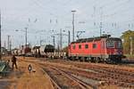 Nachdem die Re 620 036-4  Vernir-Meyrin  am Nachmittag des 04.10.2017 ihre Containerwagen im Rheinhafen von Basel abgeliefert hatte, fuhr kurze Zeit später mit einem langen gemischten