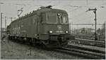 Die SBB Re 620 059-6  Chavornay  verlässt mit ihrem Güterzug den Rangierbahnhof Biel.