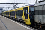 RailAdventure/RADVE.
Die Re 620 003 mit einem der 52 Metro-Zügen für Liverpool (UK) Merseyrail no. 003 vom Stadler Werk Altenrhein, unterwegs nach Basel Badischer Bahnhof, anlässlich der Bahnhofsdurchfahrt Eglisau vom 3. Januar 2020.
Foto: Walter Ruetsch