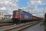 Re 620 060-4 durchfährt den Bahnhof Pratteln.