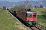 Re 620 056-2  TRAVERS 
als 62126 RBL-GLF
bei Biberist am 27. März 2020.
Foto: Walter Ruetsch