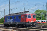 Re 620 007-5 durchfährt solo den badischen Bahnhof.