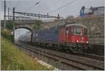 Die SBB Re 6/6 11634 (Re 620 034-8) Aarburg Oftringen wird gewaschen.