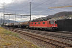 Re 620 037-2 durchfährt den Bahnhof Gelterkinden.