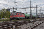 Re 620 018-2 durchfährt den Bahnhof Pratteln.