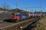 Re 620 061-2 durchfährt den Bahnhof Gelterkinden.