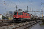 Re 620 031-5 durchfährt den Bahnhof Pratteln.