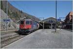 Die SBB Re 6/6 11610 (Re 620 010-9)  Spreitenbach  war an diesem Tage nicht die einzige Re 6/6 (Re 620) die den Weg in abgelegen Tal der Orbe fand: mit dem  Spaghetti -Zug erreicht die SBB Re 6/6