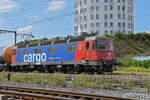 Re 620 087-7 durchfährt am 17.07.2024 den Bahnhof Pratteln.