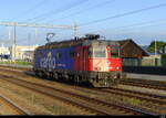 SBB - Lokzug mit der Re 6/6  620 068 bei der Durchfahrt im Bhf.