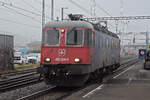 Re 620 024-0 durchfährt am 06.02.2025 solo den Bahnhof Pratteln.