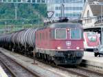 SBB - Gterzug mit Re 6/6 11648 bei der Durchfahrt im Bahnhof von Biel / Bienne am 01.09.2008