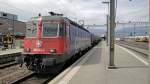 Mit 10 schweren Kesselwagen wartet die Re 620 042-2  Monthey  am 07.04.10 in Yverdon auf die Weiterfahrt.