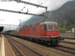 Re 6/6 11684 ''Uznach'' am 1.5.2010 als Schiebelok am Schluss eines Transitgzerzuges in Erstfeld