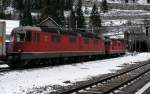 SBB Re6/6 11601 'Wolhusen' und Re4/4II 11315 vor dem Gotthardtunnel auf dem Weg in den Sden.