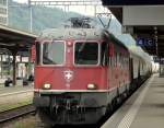 Mit einem  TransCrales -Ganzzug ist die Re 6/6 11629  Interlaken  am 01.09.11 in Brugg.