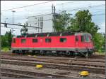 SBB - Re 6/6  11610 abgestellt im Bahnhofsareal vom Personenbahnhof in Biel am 10.06.2012