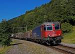 SBB CARGO: Gterzug mit der Re 620 042-2  MONTHEY  im Berner Jura auf der Fahrt zum RB Biel unterwegs. Diese Aufnahme ist am 17. August 2012 bei Sovilier entstanden. 
Foto: Walter Ruetsch 