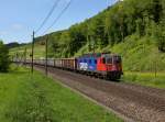 Die Re 620 060 mit einem Gterzug am 10.05.2013 unterwegs bei Tecknau.