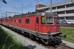 Re 6/6 11667 abgestellt beim Güterbahnhof in Muttenz.