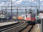 SBB - Re 6/6 11678 mit Güterzug bei der einfahrt im Bahnhof Schwyz am 27.02.2016