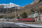 Re 6/6 11677  Neuhausen am Rheinfall  und 11666  Stein am Rhein  durchfahren am 26.