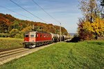 Die Re 6/6 11625  Oensingen  donnert mit einem Mineralölzug den Bözberg hinauf.Bild Villnachern 24.10.2016