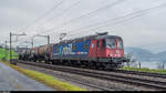 Re 620 088  Linthal  mit Werbung für die Xrail Alliance fährt am 26.