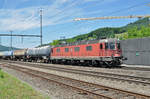 Re 620 021-6 durchfährt den Bahnhof Gelterkinden.