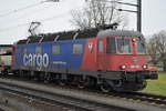 Re 620 046-3  Bussigny  wartet am 06.12.2017 in Lupfig vor dem geschlossenen Signal auf die Abfahrt in Richtung Basel.