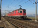 Die Re 6/6 11689 zwischen Dottikon und Wohlen am 20.12.03 