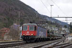 Militärtransport per Bahn.
Impressionen von Moutier.
Re 620 076-0  ZURZACH  mit dem Panzerzug 69030 Courtemaîche - Rangierbahnhof Biel in Moutier am 4. März 2019. Transportiert wurden 2 Pz87 Leo WE sowie 8 Spz 2000.
Bildausschnitt Fotoshop.
Foto: Walter Ruetsch