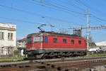 Re 620 048-9 durchfährt solo den Bahnhof Pratteln.