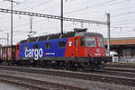 Die Re 620 027-3 hat die R3 Revision Ende Februar 2021 abgeschlossen und durchfährt am 04.03.2021 den Bahnhof Pratteln.